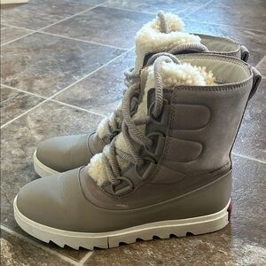 Sorel Women's Waterproof leather Winter Boots with Faux Fur